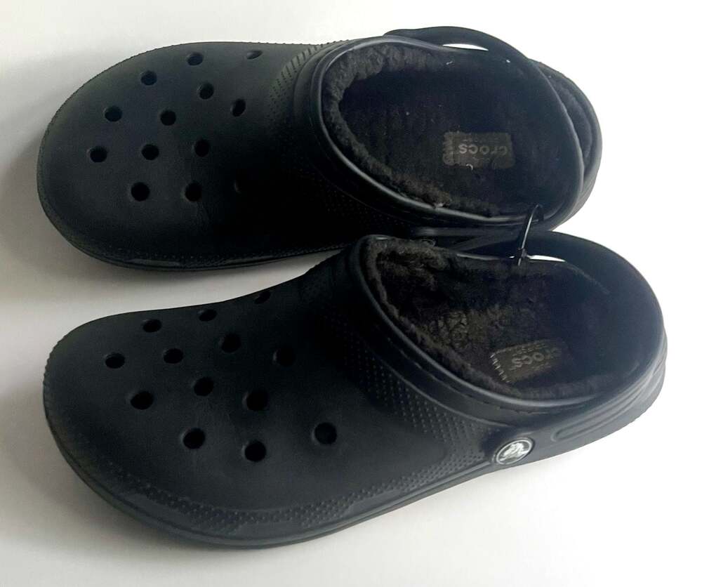 Crocs Classic Lined Clogs Black Size J5 - Picture 2 of 4